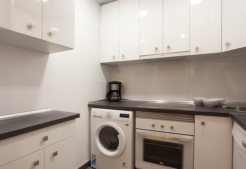Barnapartments Basic Gracia Барселона Екстер'єр фото